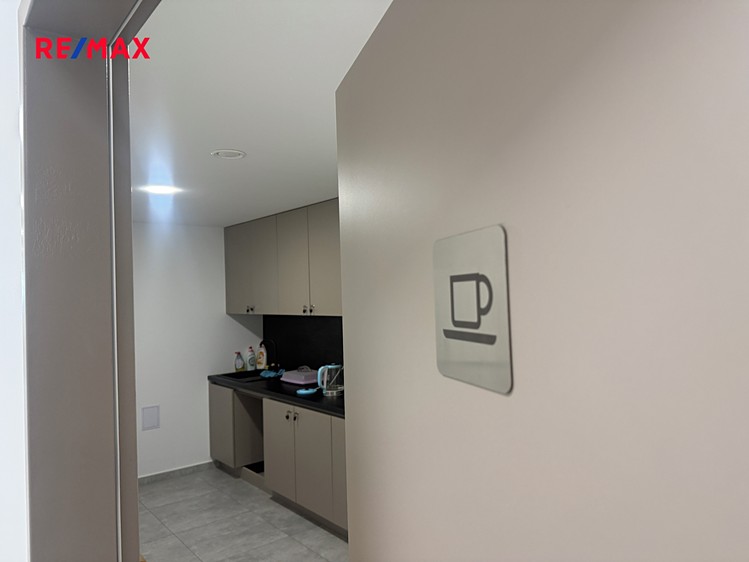 Pronájem kanceláře 48 m² - foto 5