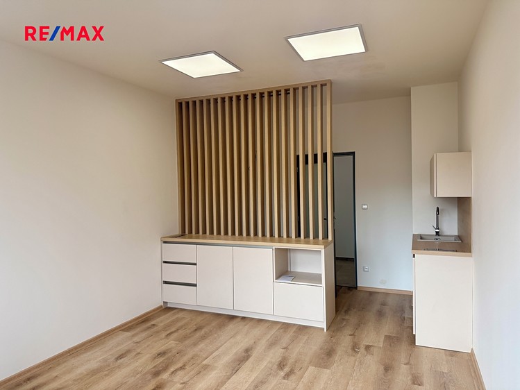 Pronájem kanceláře 22 m² - foto 1