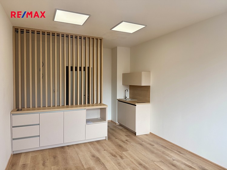 Pronájem kanceláře 22 m² - foto 6