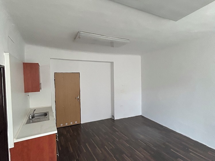 Pronájem kanceláře 43 m² - foto 3
