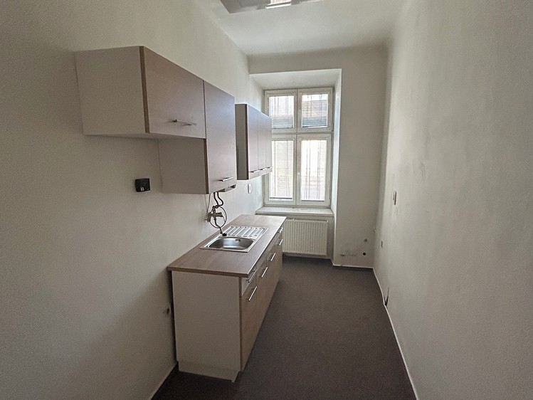 Pronájem kanceláře 32 m² - foto 6