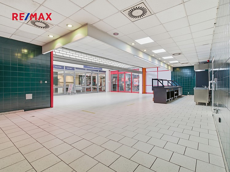 Pronájem obchodního prostoru 181 m² - foto 3