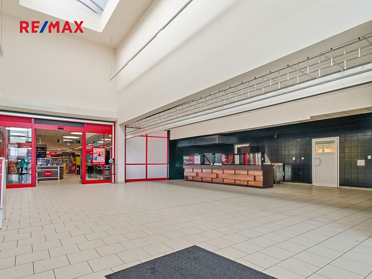 Pronájem obchodního prostoru 181 m² - foto 2