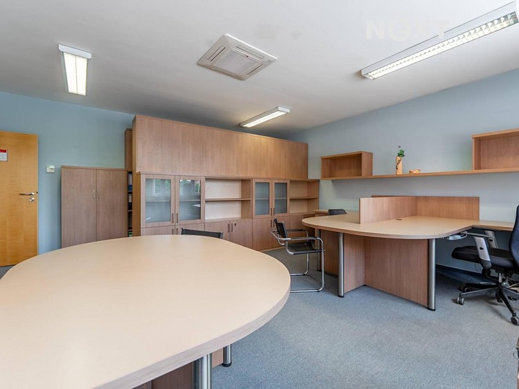 Pronájem kanceláře 121 m² - foto 2