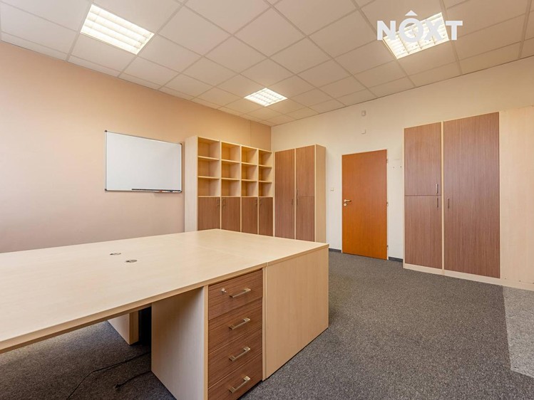 Pronájem kanceláře 251 m² - foto 2