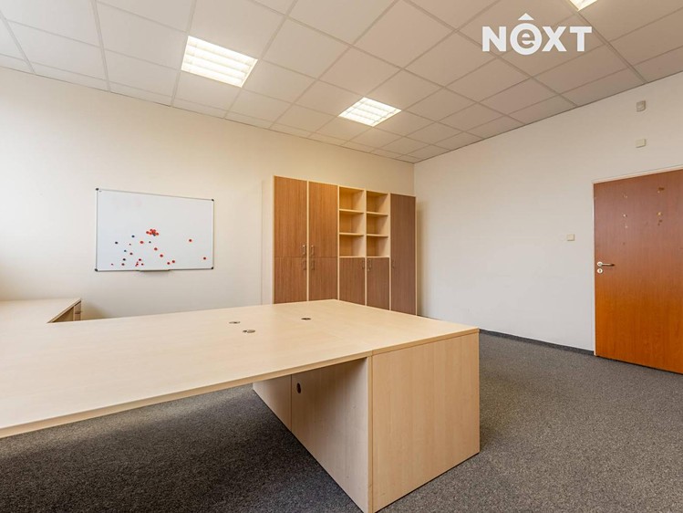 Pronájem kanceláře 251 m² - foto 5