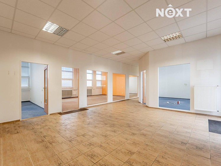 Pronájem kanceláře 175 m² - foto 1