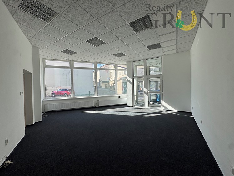 Pronájem obchodního prostoru 36 m² - foto 2