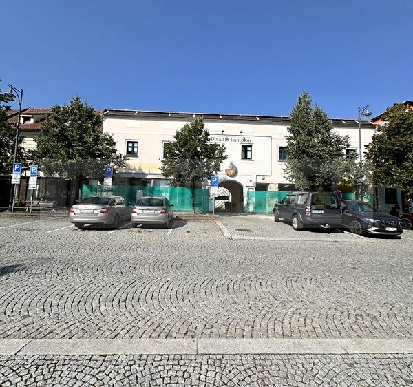 Pronájem obchodního prostoru 136 m² - foto 2