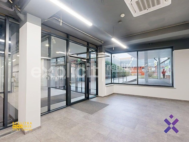 Pronájem obchodního prostoru 113 m² - foto 1