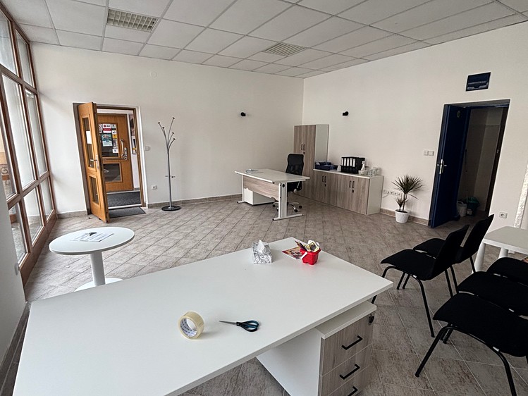 Pronájem obchodního prostoru 42 m² - foto 3