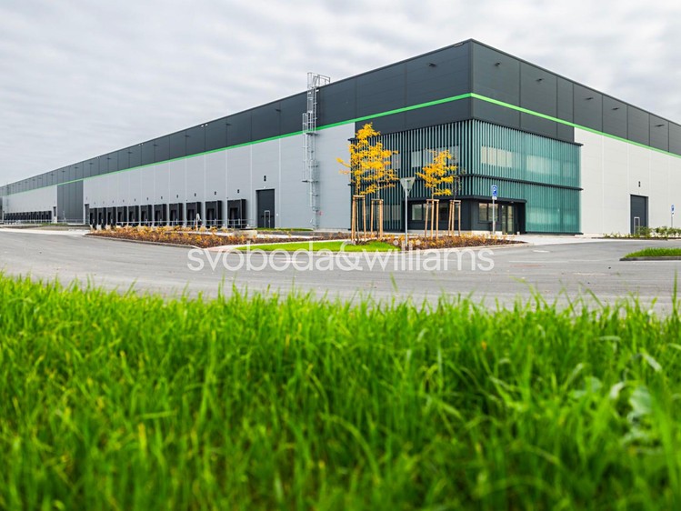 Pronájem výrobní haly, prostoru 6 048 m² - foto 2