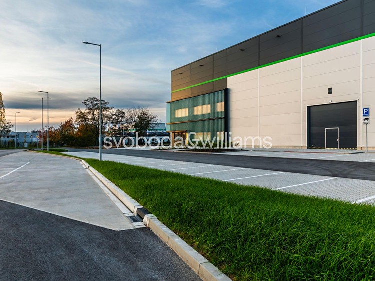 Pronájem výrobní haly, prostoru 6 048 m² - foto 3