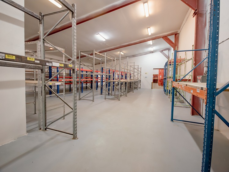 Pronájem skladového prostoru 731 m² - foto 1