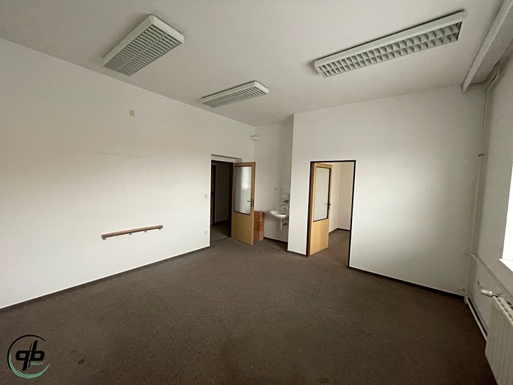 Pronájem kanceláře 55 m² - foto 1