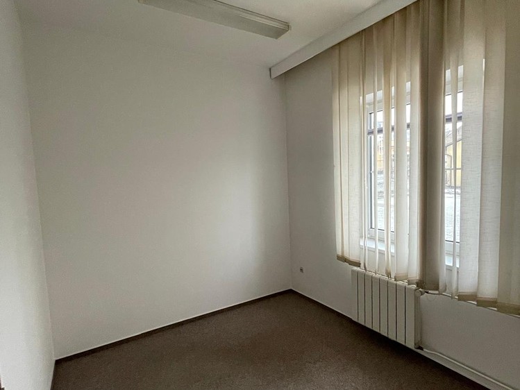 Pronájem kanceláře 55 m² - foto 5