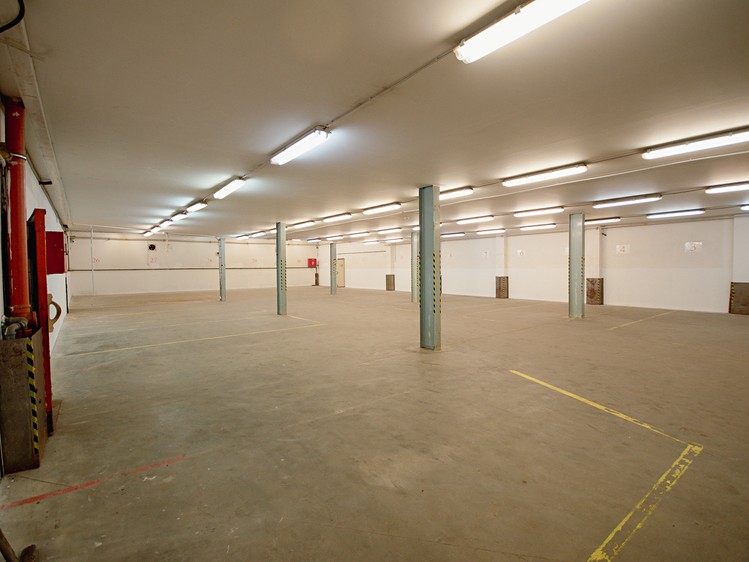 Pronájem skladového prostoru 1 855 m² - foto 1