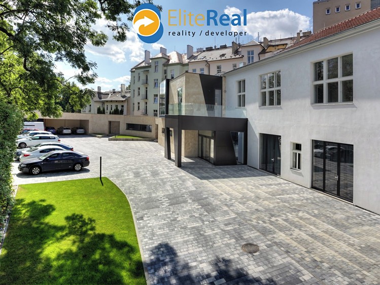 Pronájem kanceláře 155 m² - foto 1