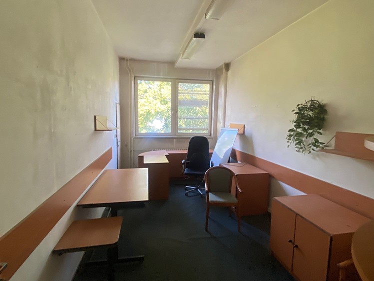 Pronájem kanceláře 200 m² - foto 2