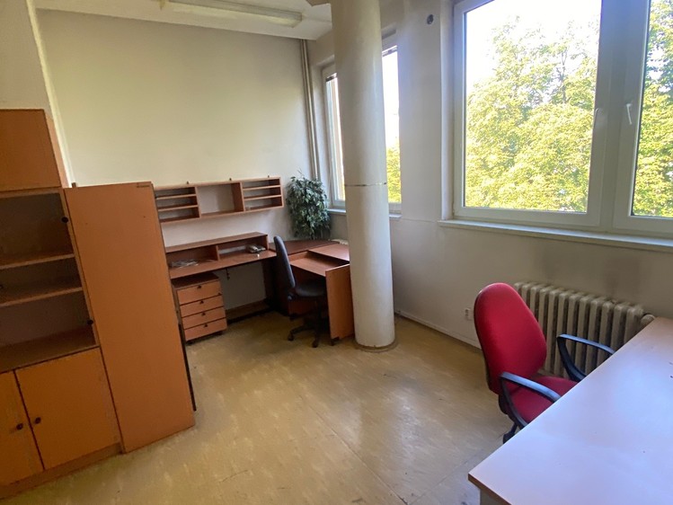 Pronájem kanceláře 200 m² - foto 3