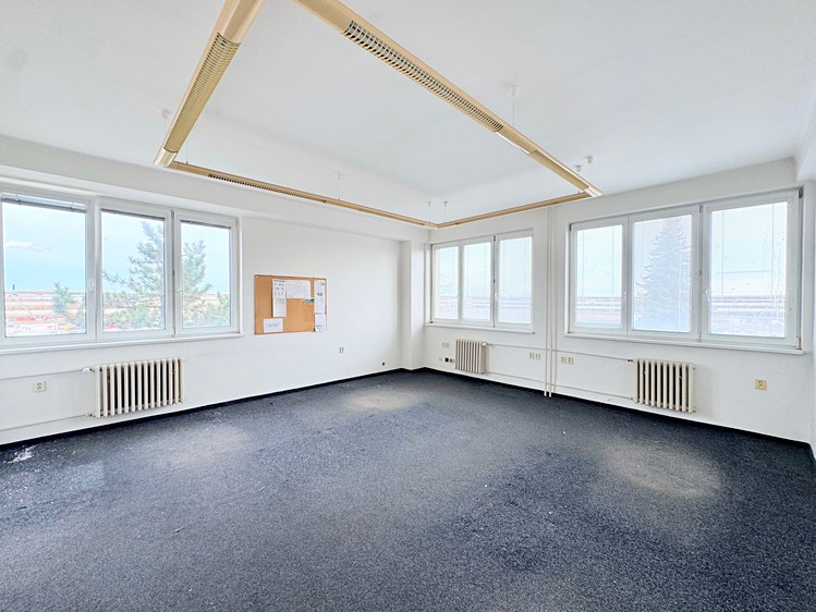 Pronájem kanceláře 34 m² - foto 5