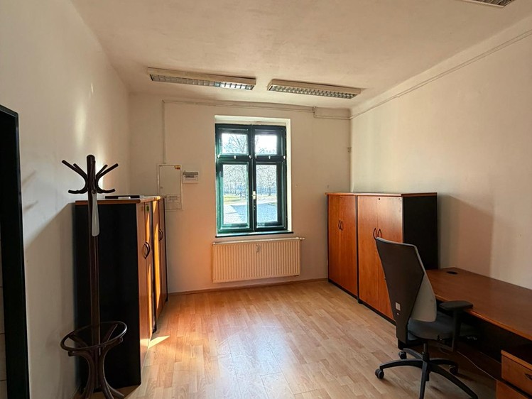 Pronájem kanceláře 33 m² - foto 4