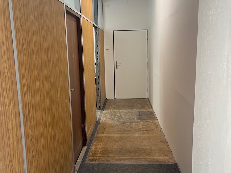 Pronájem kanceláře 110 m² - foto 4