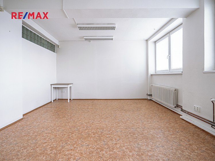 Pronájem kanceláře 66 m² - foto 6