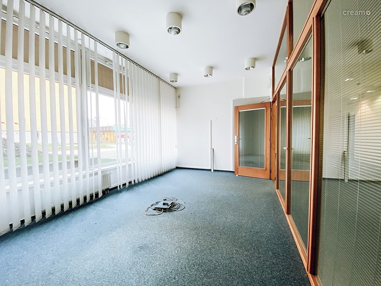 Pronájem kanceláře 211 m² - foto 4