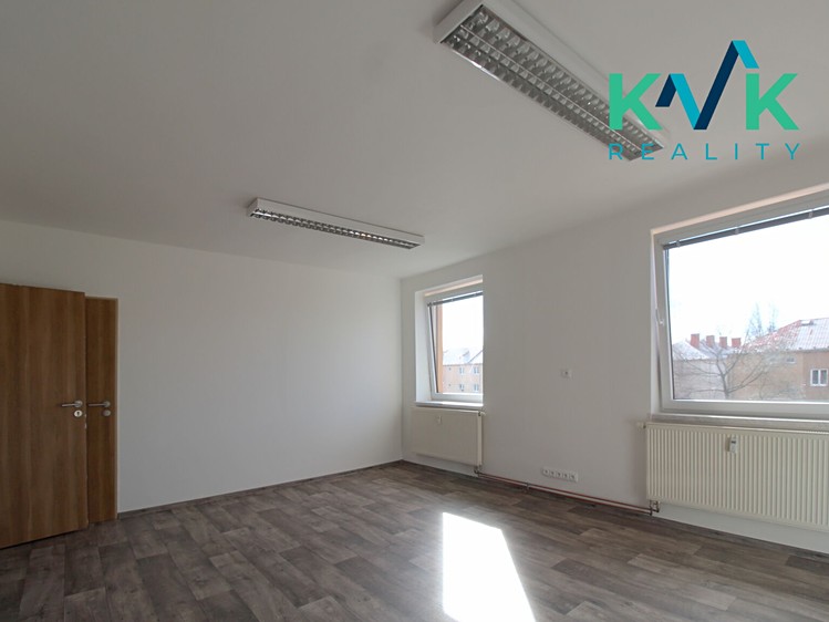 Pronájem kanceláře 24 m² - foto 2
