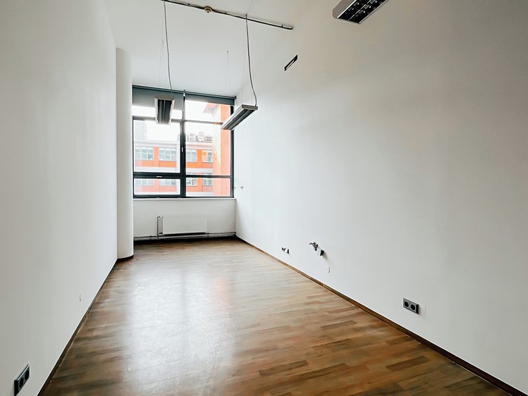 Pronájem kanceláře 28 m² - foto 2