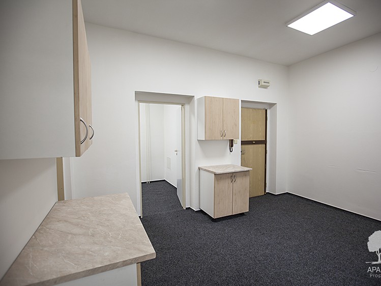 Pronájem kanceláře 63 m² - foto 2