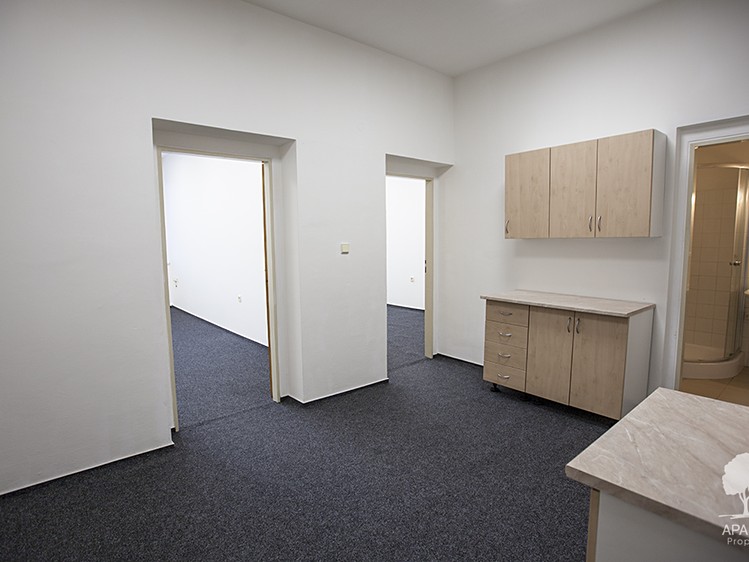 Pronájem kanceláře 63 m² - foto 1