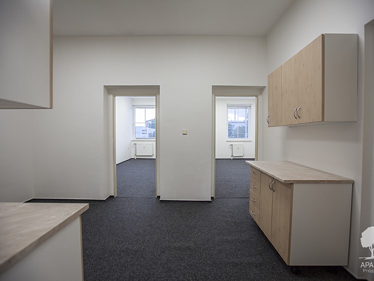 Pronájem kanceláře 63 m² - foto 3