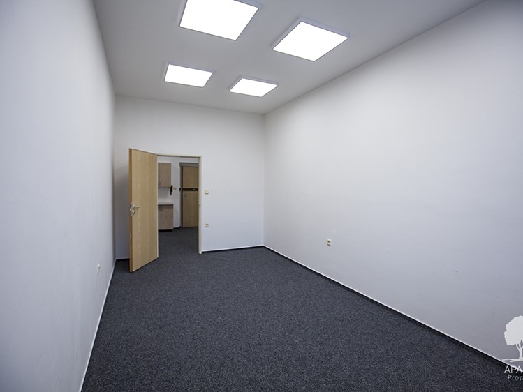 Pronájem kanceláře 63 m² - foto 6