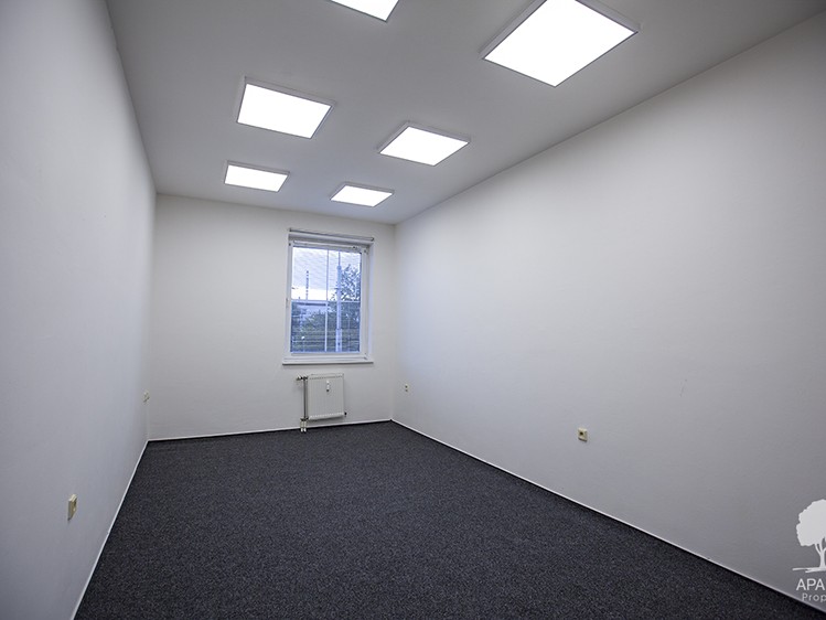 Pronájem kanceláře 63 m² - foto 7