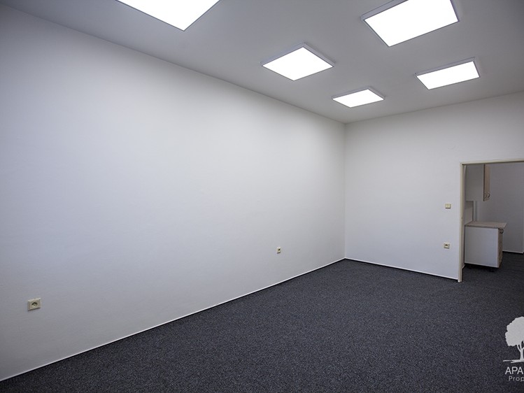 Pronájem kanceláře 63 m² - foto 8