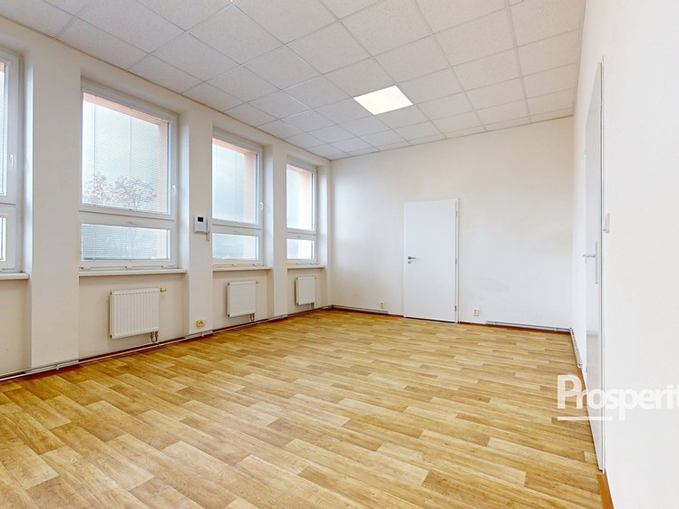Pronájem kanceláře 34 m² - foto 1