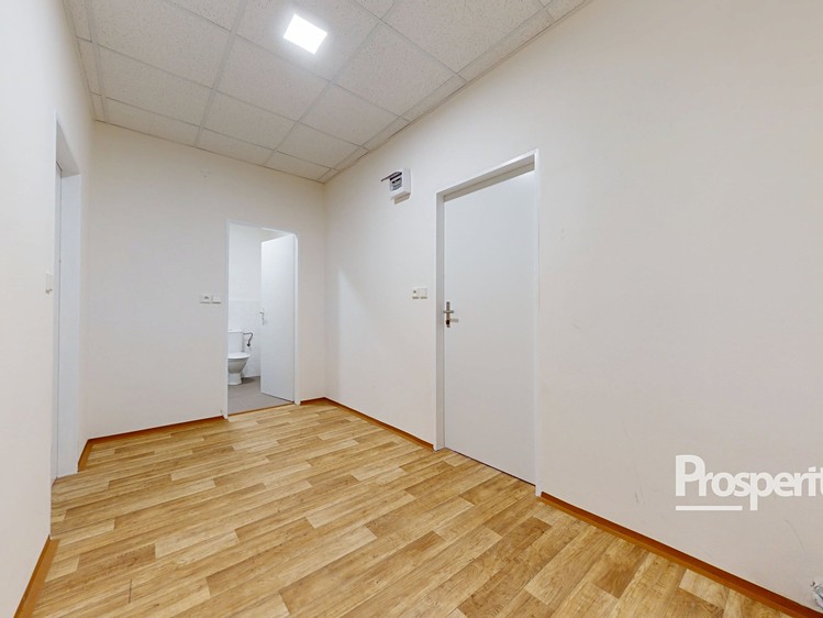 Pronájem kanceláře 34 m² - foto 2