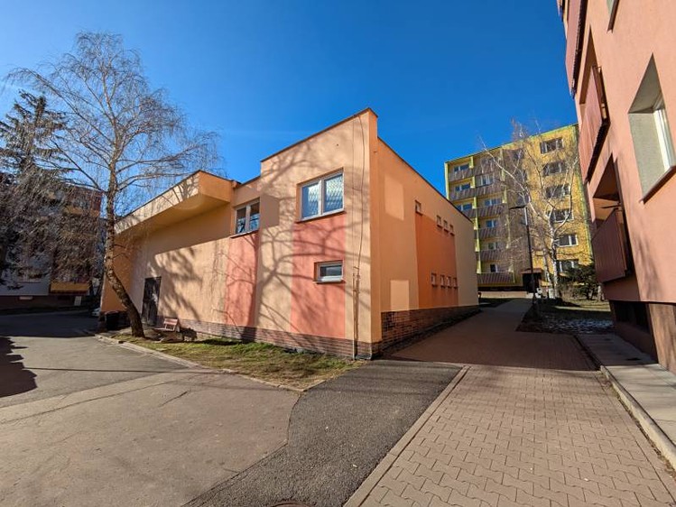 Pronájem komerční nemovitosti 437 m² - foto 1