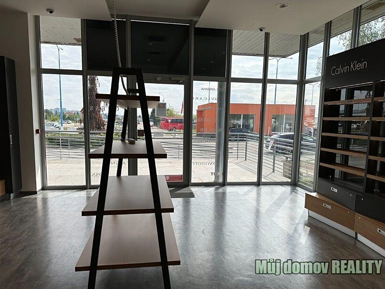 Pronájem obchodního prostoru 79 m² - foto 1