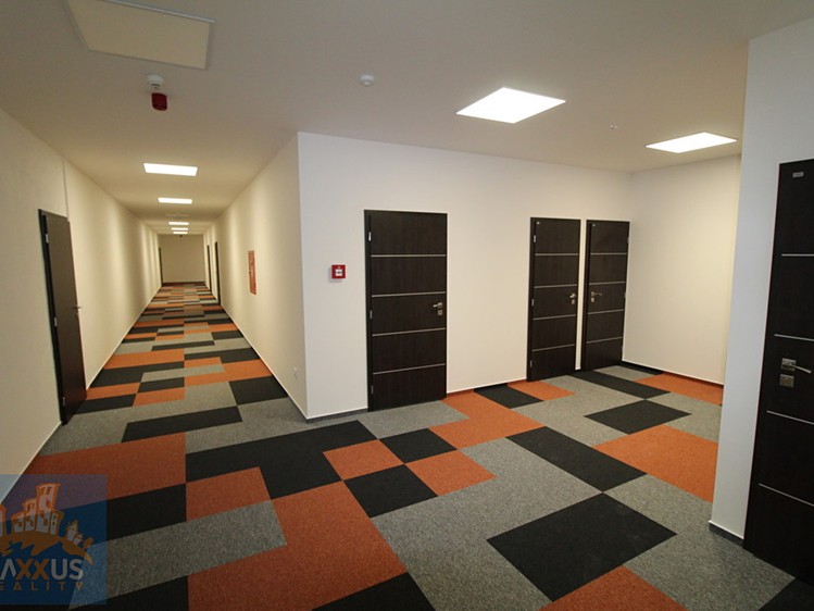 Pronájem kanceláře 82 m² - foto 2