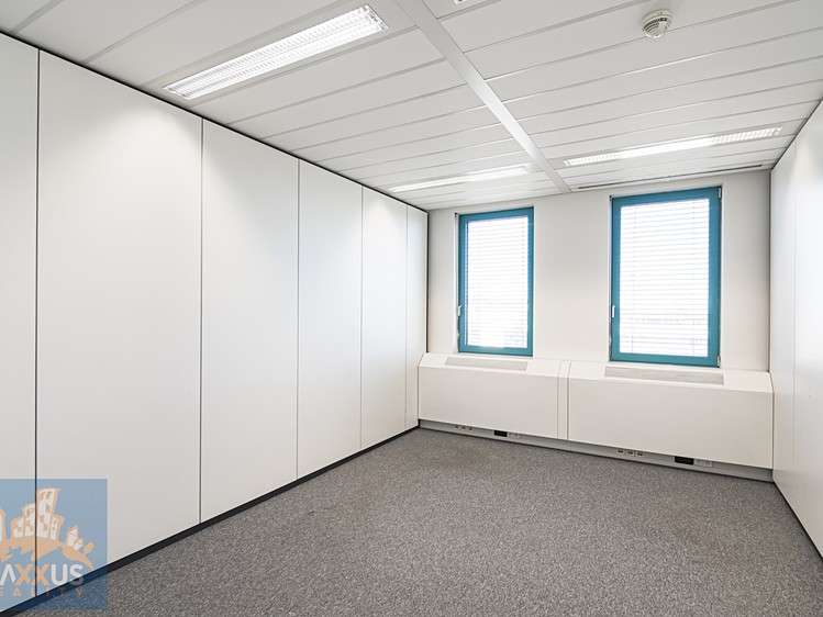 Pronájem kanceláře 46 m² - foto 3
