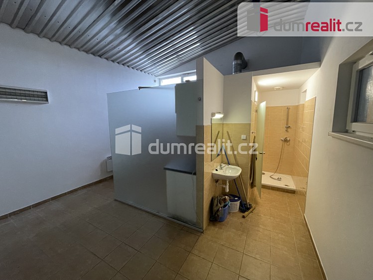 Pronájem výrobní haly, prostoru 677 m² - foto 5