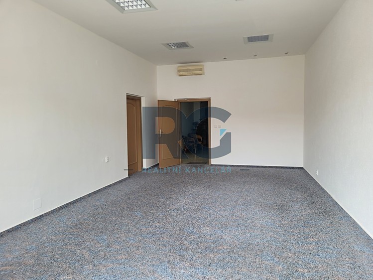 Pronájem kanceláře 38 m² - foto 2