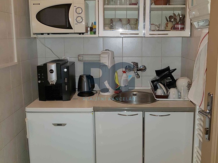 Pronájem kanceláře 38 m² - foto 5