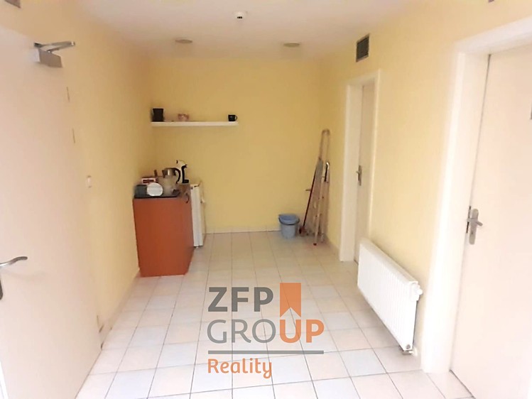 Pronájem kanceláře 28 m² - foto 4