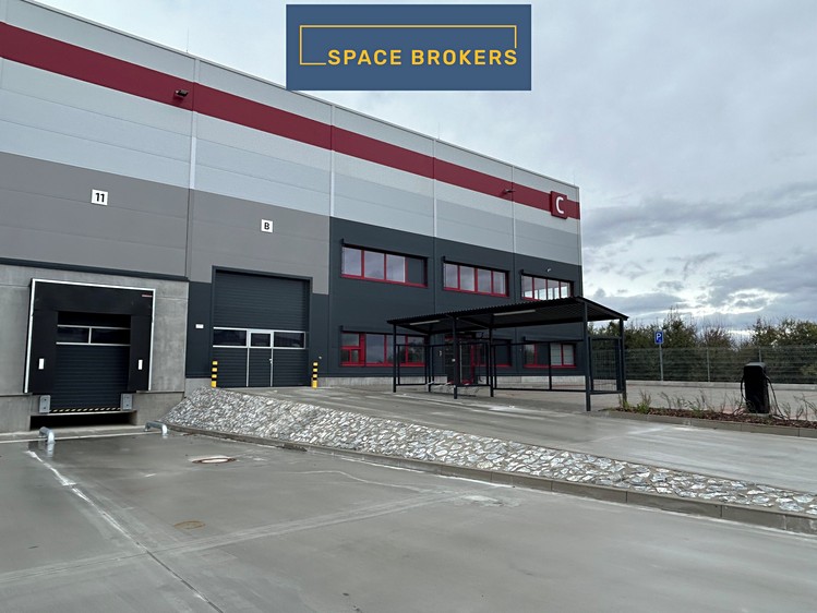 Pronájem skladového prostoru 5 900 m² - foto 1