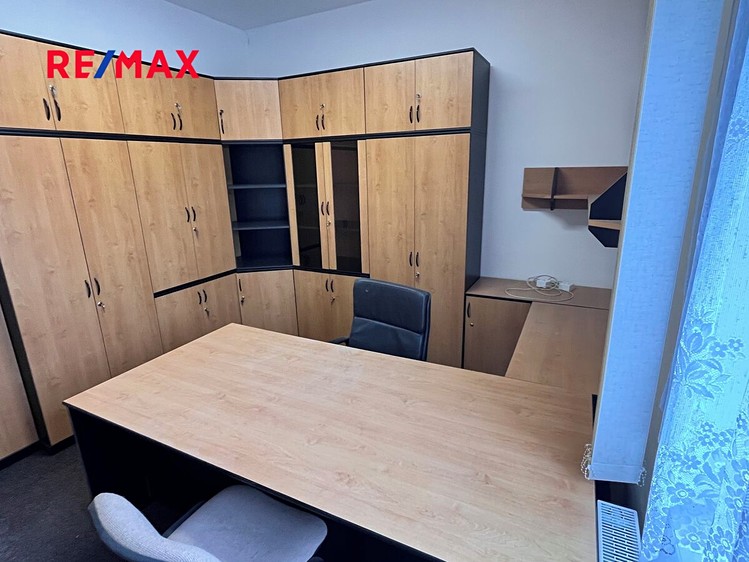 Pronájem kanceláře 70 m² - foto 4