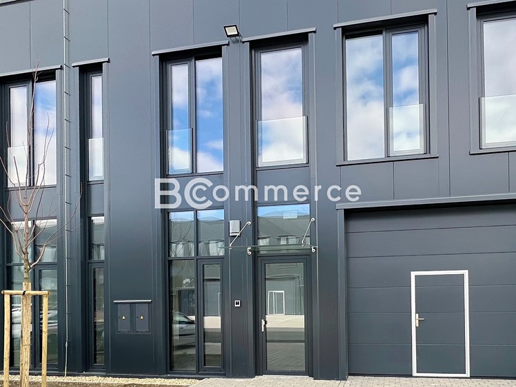 Pronájem skladového prostoru 400 m² - foto 1